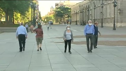 Video herunterladen: Las grandes ciudades intentan combatir las aglomeraciones en la calle