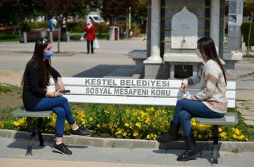 Sosyal mesafeli bank büyük ilgi görüyor