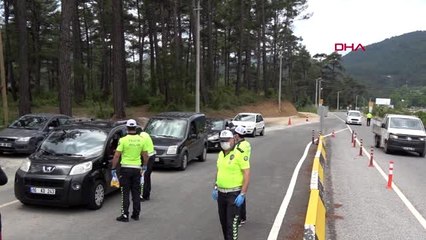 MUĞLA Trafik polislerinden çocuklar için tişört