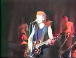 Johnny Hallyday - Signes Extérieurs de Richesse (13.07.1983) : Une Performance Mémorable de l'icône du Rock Français, Capturée le 13 juillet 1983.