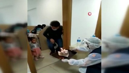 Karantinada bulunan 3 yaşındaki Elif Naz'a sürpriz doğum günü
