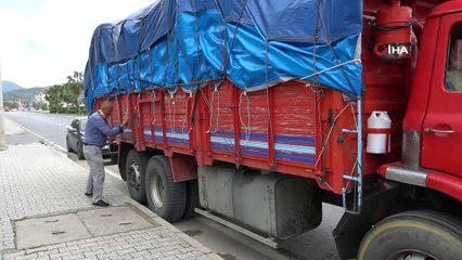 40 Yıldır Yol Arkadaşlığı Yaptığı 54 Yaşındaki Kamyonuna Gözü Gibi Bakıyor