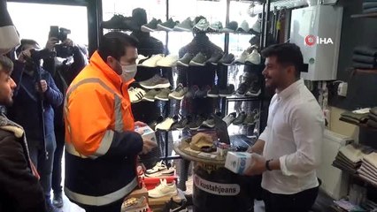 Başkan Sayan: "CHP'li belediyelere maske gönderebiliriz"