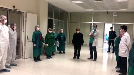 İmmün plazma ile iyileşen Kovid-19 hastası alkışlarla taburcu edildi