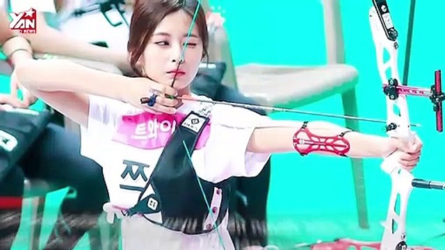 Cùng đứng bắn cung thôi mà bộ đôi nữ thần Irene và Tzuyu khiến fan “điêu đứng” vì xinh quá mức cho phép