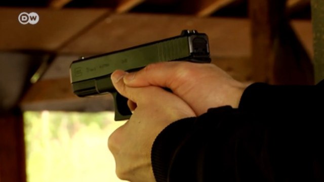 Рекордные продажи оружия в США: почему пандемия заставляет американцев массово вооружаться? (06.05.2020)