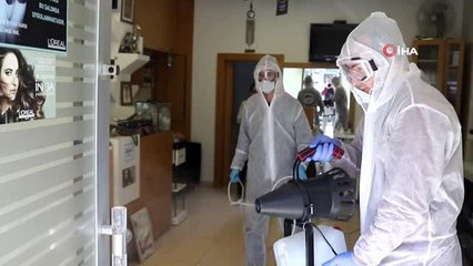Kayseri'de berber ve kuaförler dezenfekte ediliyor