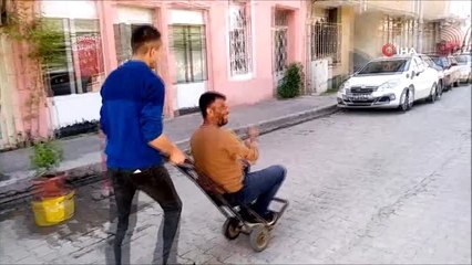 Tekirdağ'da gülümseten görüntü...Soranlara, "Koronavirüsü yakalamaya gidiyorum" dedi