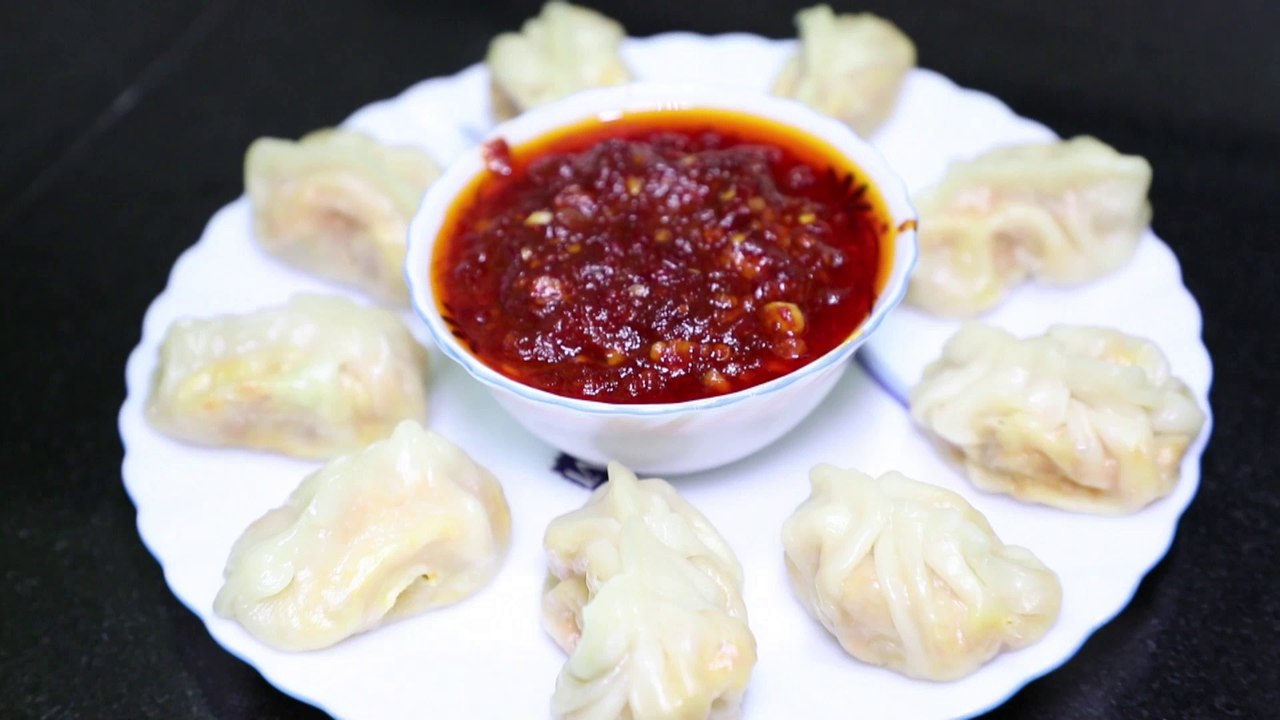 How To Make Veg cheese Momos - Steamed Momos Recipe | How to make Momos Chutney | Pramila pashankar.