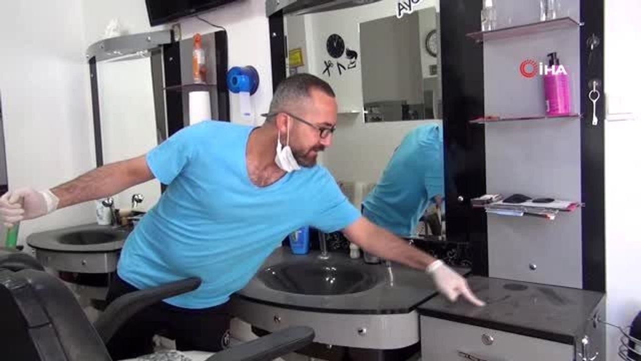 Mardin'de açılışa gün sayan berberler hazırlıklara başladı