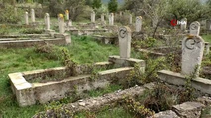 Yozgat'ta ay yıldız işli, isimsiz taş mezarlar gizemini koruyor