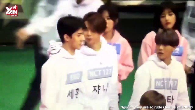 Khoảnh khắc “ngượng chín mặt” một năm về trước của Sehun bỗng được fan chia sẻ rầm rộ trở lại