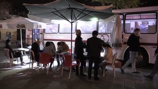 Sağlık çalışanlarından Kızılayın kan bağışı çağrısına destek