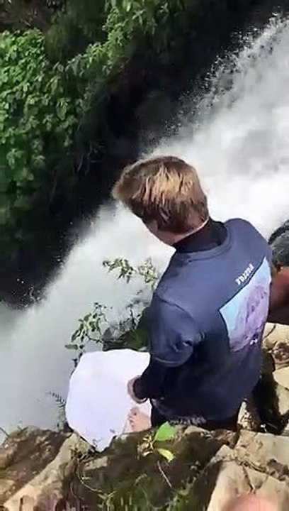 Oseriez-vous plonger dans cette chute d'eau à 36m de hauteur