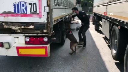 TEM’de durdurulan tırda 155 kilo eroin ele geçirildi... Operasyon anı kamerada