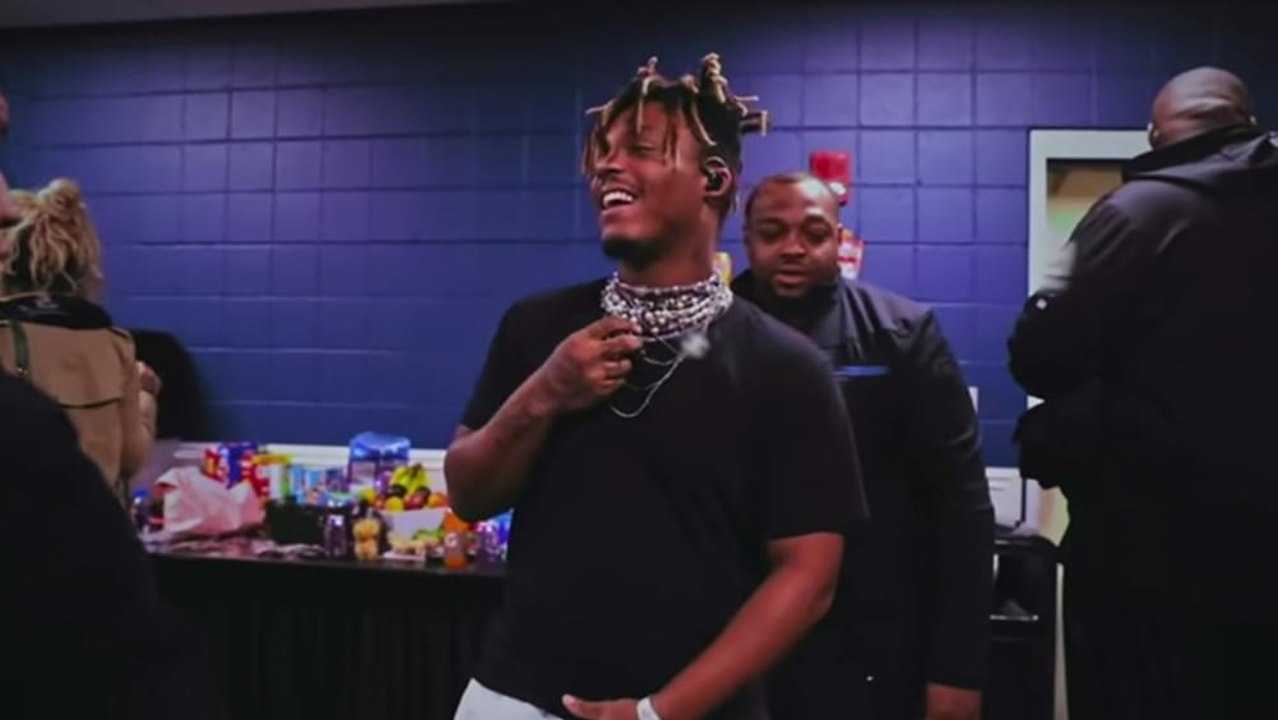 How Juice WRLD Came To Life In The "No Me Ame" Music Video
