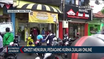 Omzet Menurun, Pedagang Kurma Jualan Online