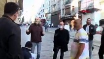 Beyoğlu’nda maskesiz dolaşan vatandaşlara bin  TL para cezası kesildi; cezaya itiraz edenler yasak kararını görmek istedi