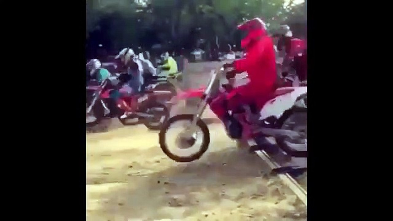 AMAZING MOTOCROSS MOMENTS 2020 FULL GAS