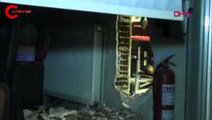Duvarını delip girdikleri kuyumcudan 400 bin liralık altın çaldılar