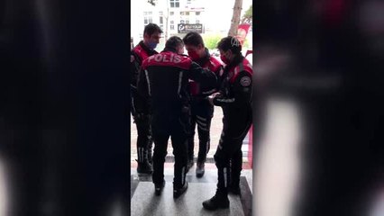 Minik Aymira'ya polislerden doğum günü sürprizi