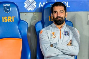 Ümit Özat'ın "Fenerbahçe'ye gider misin?" sorusuna Arda Turan'dan yanıt: Herkes kendi tarafında güzel