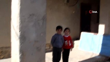 Babaları cezaevinde olan ikizlere doğum günü sürprizi