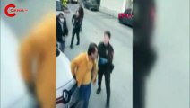 Arnavutköy'de bekçinin sopayla kendisine saldıran kişiyi vurma anı