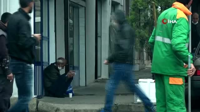 Koronalı hasta karantinadan kaçtı, yakalandığı yerdeki vatandaşlar polisi çileden çıkardı