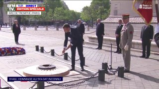 8-mai: Emmanuel Macron ravive la flamme de la tombe du Soldat inconnu