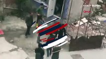Mahalleyi ayağa kaldıran 'taciz' iddiası! Küçük kızı arabaya bindirmeye çalışanları esnaf yakaladı