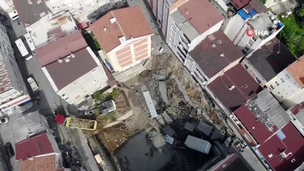 Esenler’de Sahur Vakti İstinat Duvarı Çöktü