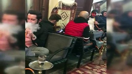Salgına rağmen nargile partisine polis baskını