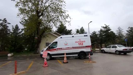 Koronavirüs nöbetindeki 112 acil ekiplerinin "24 saati" (1)