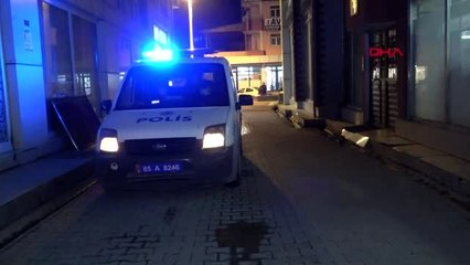 VAN Minik Irmak'a polislerden sürpriz doğum günü