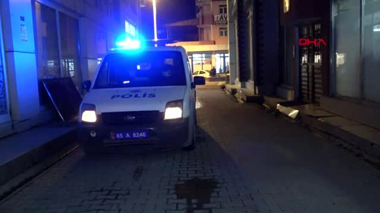 VAN Minik Irmak'a polislerden sürpriz doğum günü