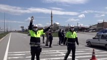 Kaymakam Erdem, polis uygulama noktasını ziyaret etti - SİVAS