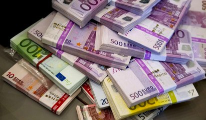 La Policía Nacional te enseña en vídeo cómo identificar los nuevos billetes falsos