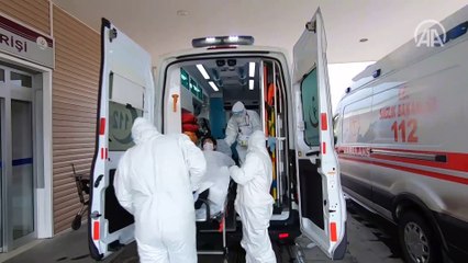 Koronavirüs nöbetindeki 112 acil ekiplerinin '24 saati'