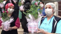 Eyüpsultan'da sağlık çalışanı annelere sürpriz 'Anneler Günü' kutlaması