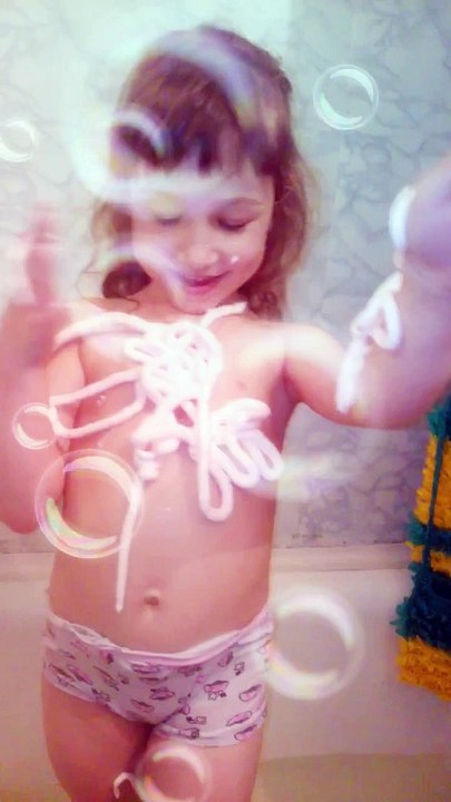 Sophia Brincando na Banheira João Paulo de Carvalho Lofiego - Vídeo Dailymotion