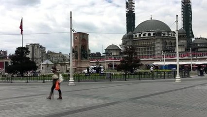 Sokağa çıkma kısıtlaması öncesinde İstanbul'da alışveriş hareketliliği