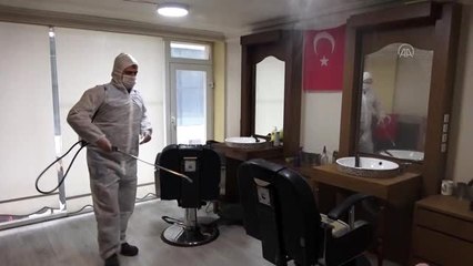 Beyşehir'de berber ve kuaför salonları dezenfekte ediliyor
