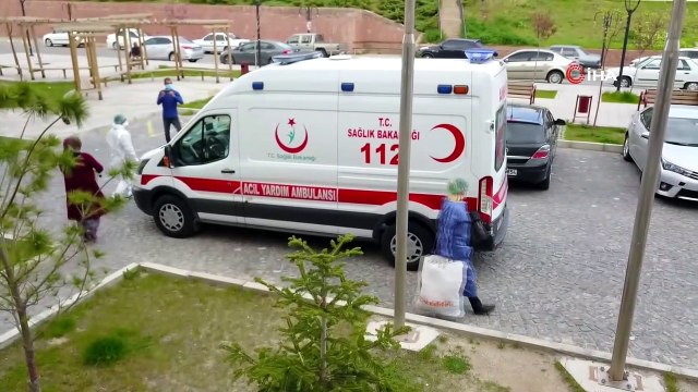 40 günlük bebek koronavirüsü yendi
