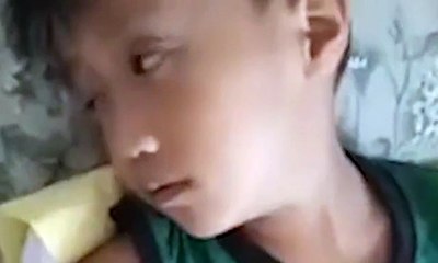 Chơi điện tử suốt 9 tiếng mỗi ngày, cậu bé 6 tuổi bị co giật cơ mặt