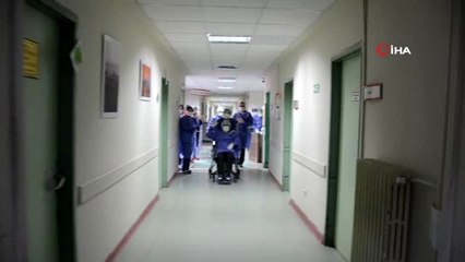 Korona virüsünü 46 günde yenen 69 yaşındaki yaşlı adam alkışlarla evine uğurlandı
