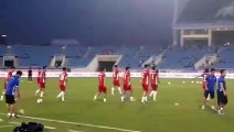 Tiến Dũng và đồng đội khởi động trước trận U23 Việt Nam - U23 Oman