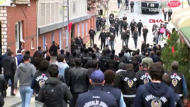 Grup Yorum üyesi İbrahim Gökçek'in cenazesinde gerginlik