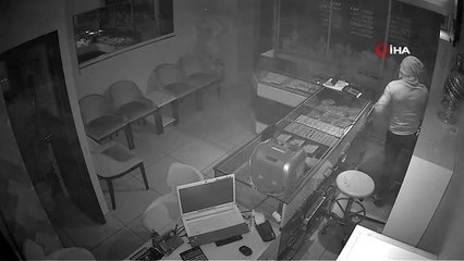 200 bin liralık altını duvarı delerek çalan soyguncular kamerada