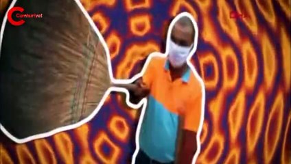 Cadde ve sokakları dans ederek temizliyor